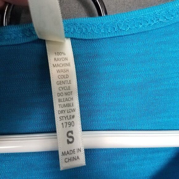 Color Story Small Electric Blue High Low Short Sleeve Pocket Tee T Shirt NWOT - Picture 3 of 11